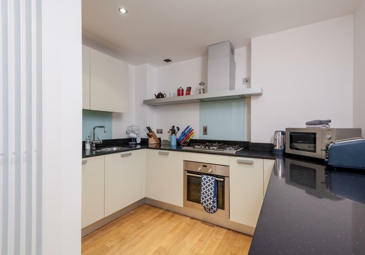 אדינבורו The Quartermile Meadows View Residence מראה חיצוני תמונה